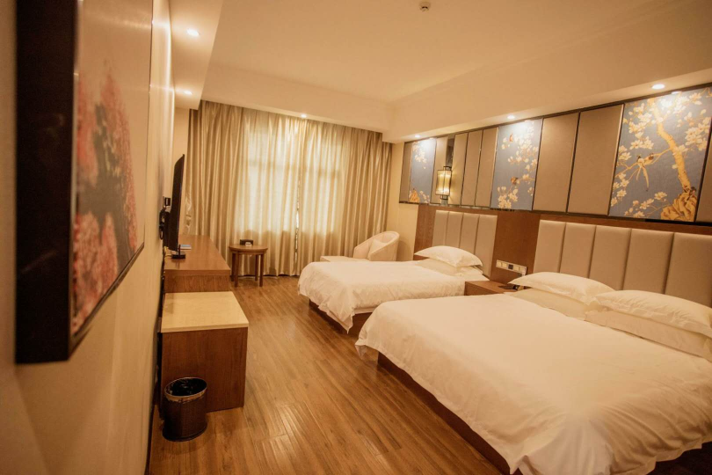 Standard Room, Chaka Xingji Hotel, Chaka See, Tibet, China Reisen