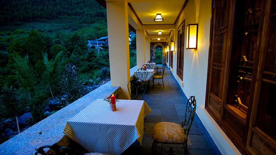 Terrasse, Hotel Songtsam Cizhong Lodge, China Rundreise