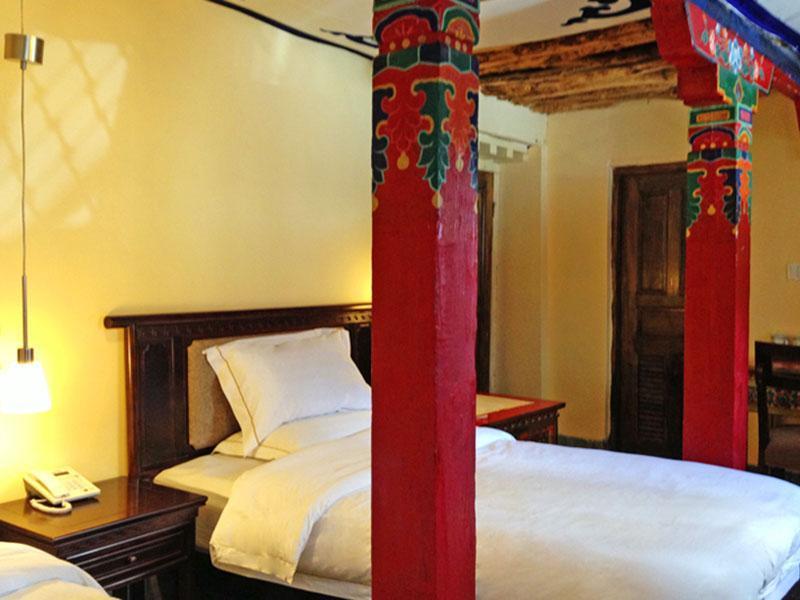 Schlafzimmer, Hotel Yabshi Phunkhang, Lhasa, Tibet, China Rundreise