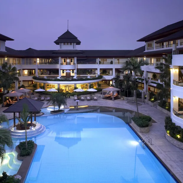 Pool, Mission Hills Resort, Shenzhen, China Rundreise