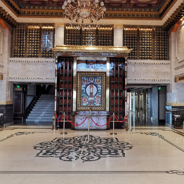 Lobby, Nyangchu Manor House, Hotel Gyantse, China Rundreise