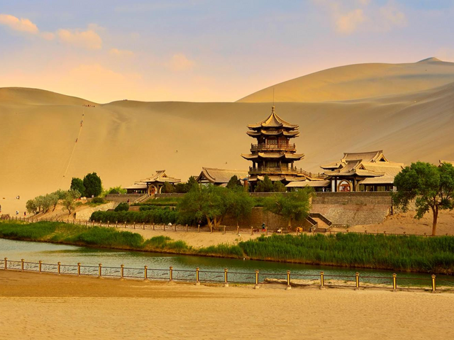 Dunhuang, Headerbild, China Seidenstraße Rundreise, Mondsichel