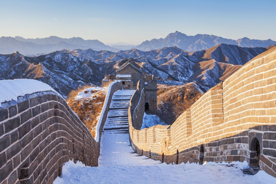 Die Große Mauer in Peking im Winter, China Winterreise
