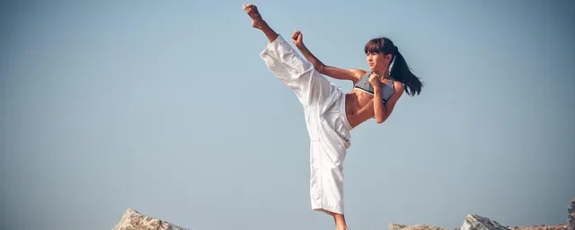 Kung-Fu Pose, China Rundreise
