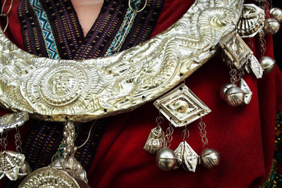 Schmuck von ethnischen Minderheiten, Laos und Yunnan Rundreise, Kultur