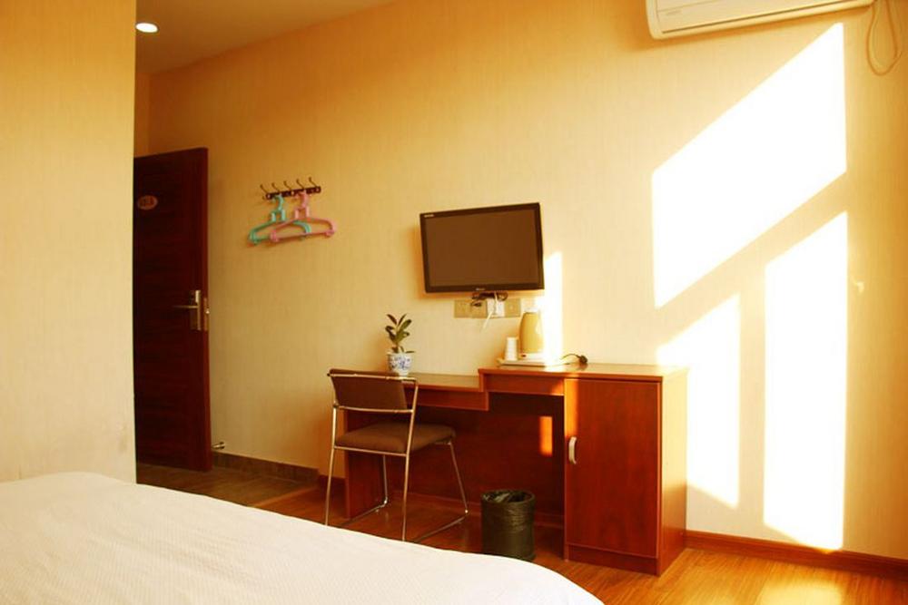 Zimmer mit Fernseher, Mancheng Binshe Hotel, Shaxi, China Rundreise