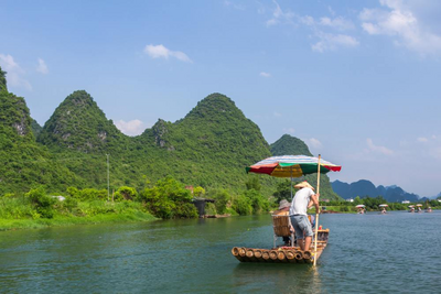 Bambusfloß, Yulong Fluss, Yangshou, China Rundreise, Natur